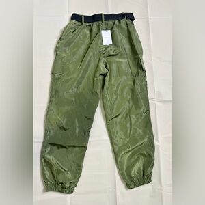 Women’s Forever 21 Belted Cargo Joggers. Army Green. Size Small